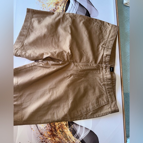 men’s shorts. Hugo boss . Size 38R - Picture 1 of 4